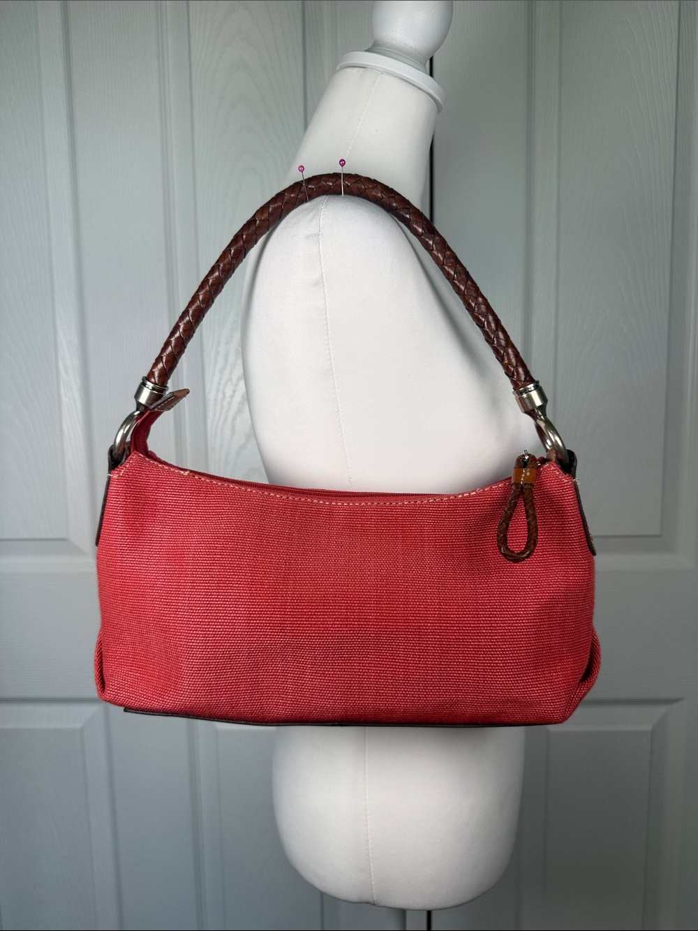 Fossil Red Canvas Hobo Shoulder Bag Braided Brown Leather Handle and zipper pull - Picture 2 of 15